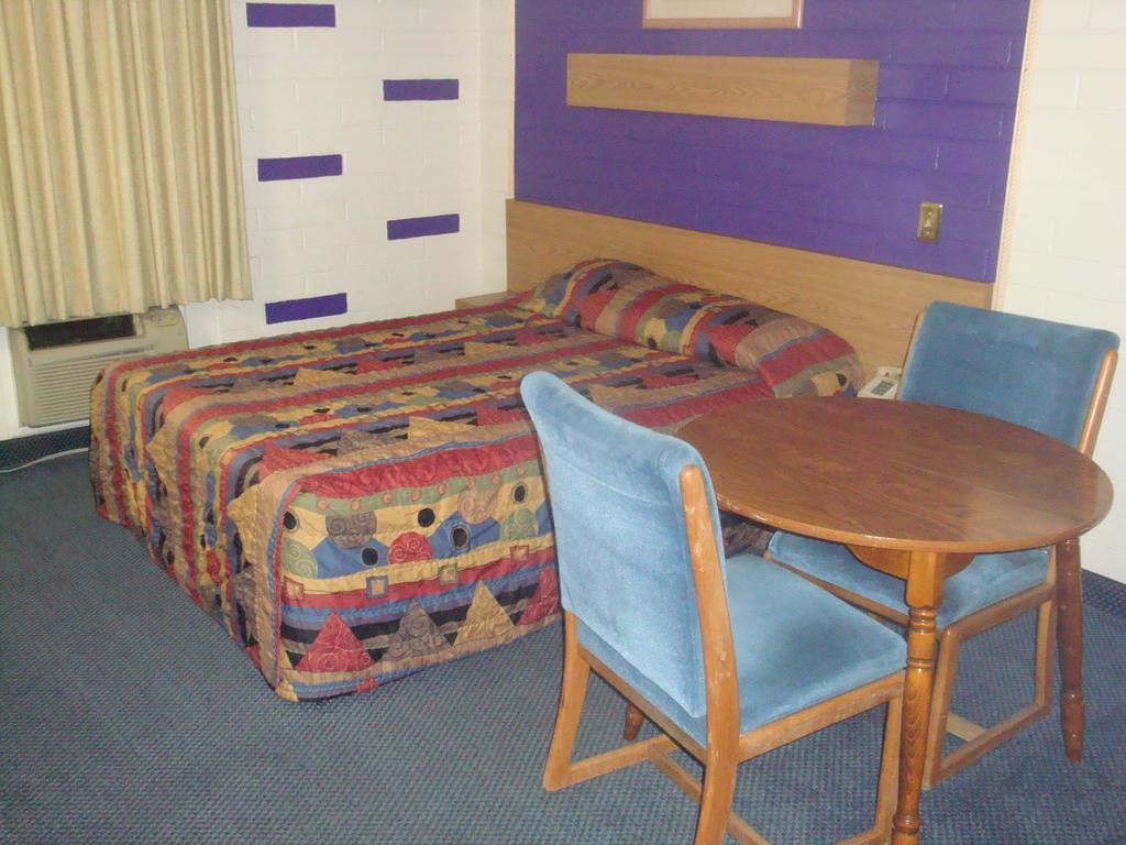 Travelers Inn Lake Havasu Lake Havasu City Room photo