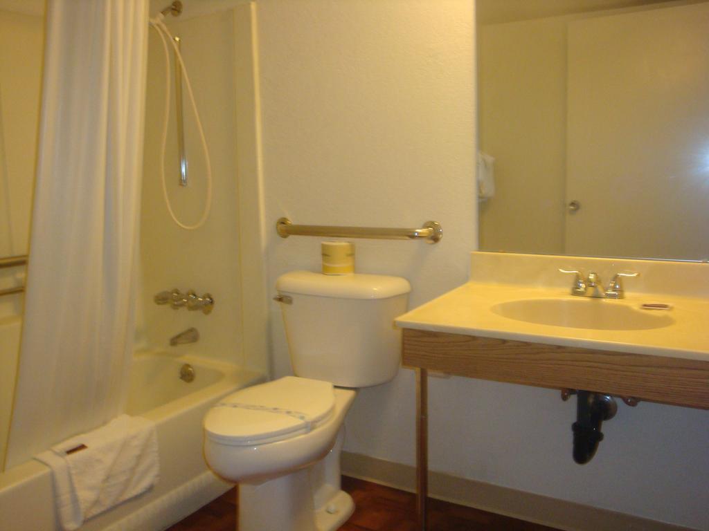 Travelers Inn Lake Havasu Lake Havasu City Room photo